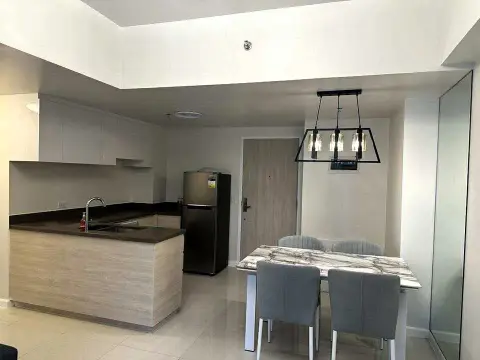 for-rent-2-bedrooms-with-parking-and-2-toilets-and-bahts-in-mandani-bay-mandaue-city-for-rent