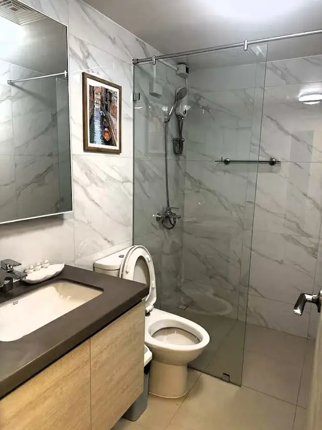 For Rent 2 bedrooms with Parking and 2 Toilets and Bahts in Mandani bay Mandaue City - Secondary Image