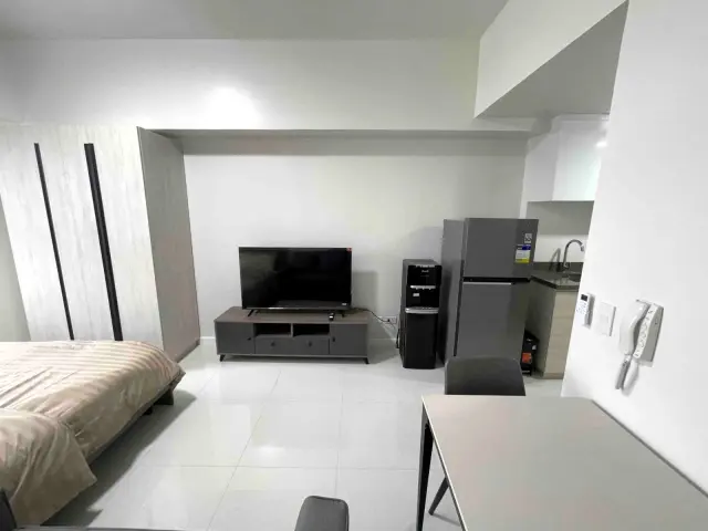 Fully furnished studio-type for rent in Mandani bay Mandani Cebu - Secondary Image