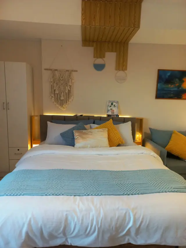 Studio-Condominium - Secondary Image