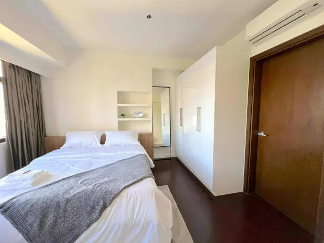 Elegant 1BR for SALE & for RENT in Alcoves, Cebu Business Park, Cebu City - Secondary Image