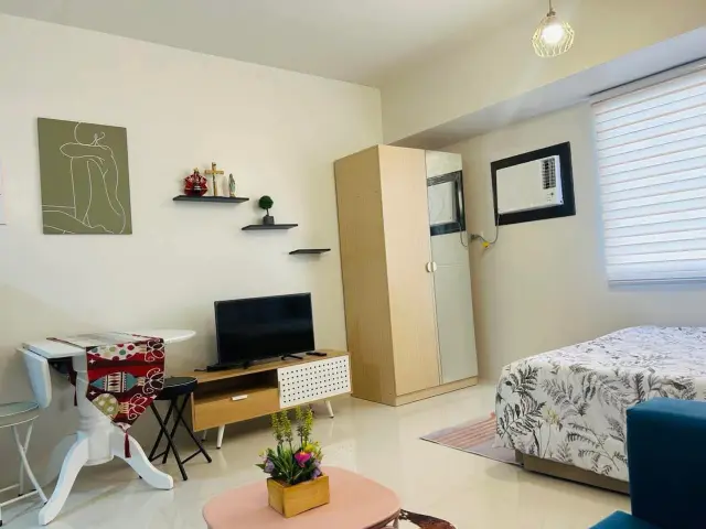 Studio-Condominium - Secondary Image