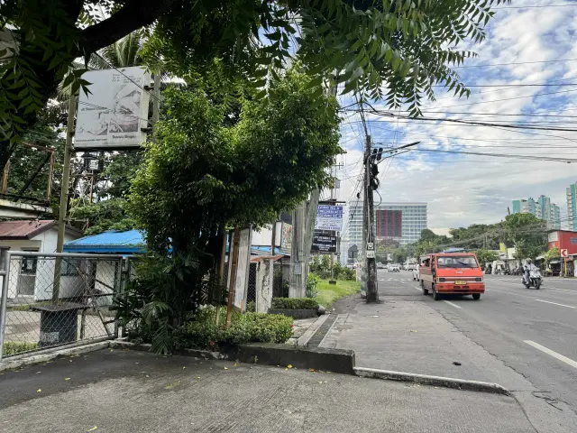 OFFICE/COMMERCIAL SPACE along Lacson St., Bacolod City - Secondary Image