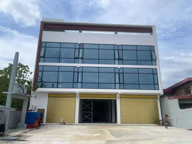 whole buildig for rent - Secondary Image