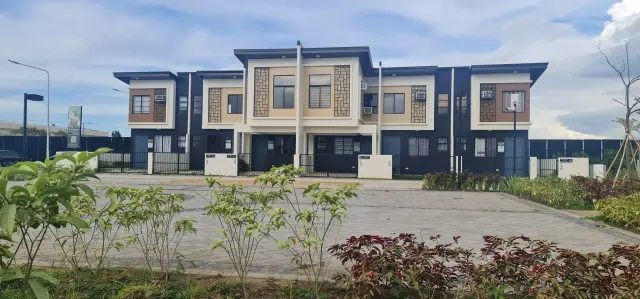 House & lot - Secondary Image