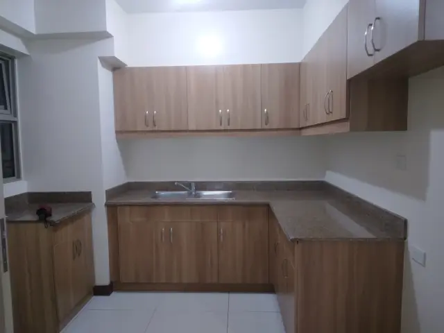 2 bedrooms bare unit with balcony @ Acacia Estates Taguig City - Secondary Image