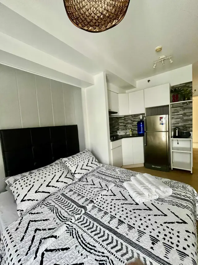 Fully furnished Studio for RENT in Avida Towers, Tower 2, It park, Cebu City - Secondary Image