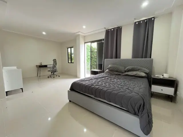 3 bedroom 3 Storey house  Semi furnished for Rent in Peace Valley Lahug Cebu City - Secondary Image