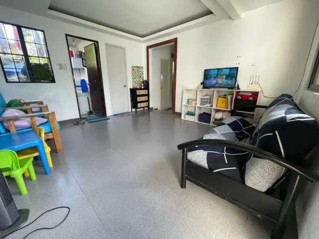 Spacious Combined Townhouse for rent - Secondary Image