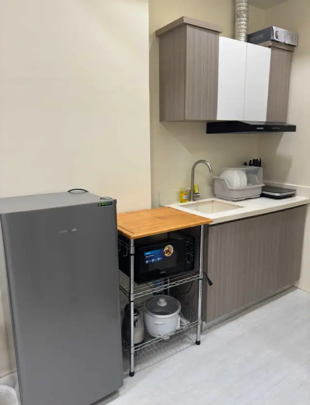 Furnished studio for Rent in Northwoods - Secondary Image