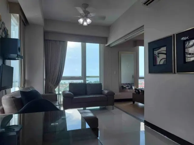 Executive studio for RENT with balcony &  access to newtown beach! - Secondary Image