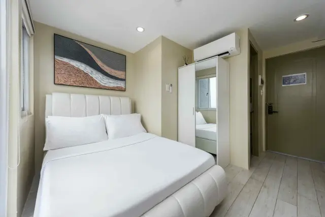 FOR RENT: Fully furnished Studio Unit with Balcony at Cityscape Grand Tower - Secondary Image