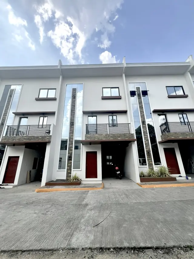 3 storey townhouse for rent at mahogany homes lahug cebu city - Secondary Image