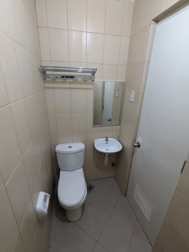 Studio Type unit in for English Vrama cebu city Near Fuente Osmena - Secondary Image