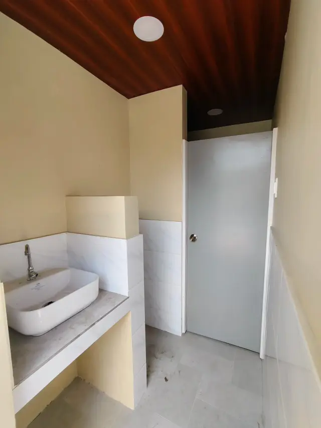 Commercial Spaces For Rent perfect for Business Owners - Secondary Image