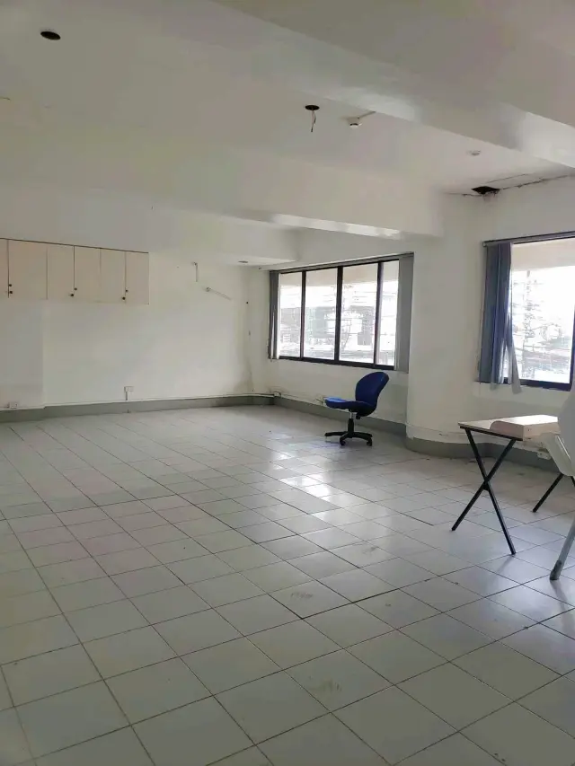 For Rent: Office Space on the 2nd floor in Gorordo Avenue - Secondary Image