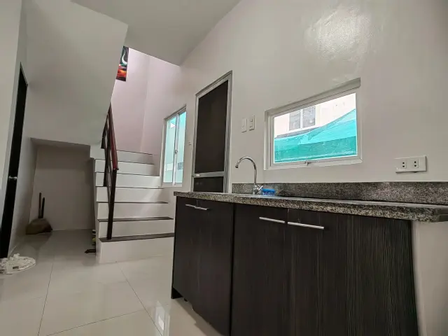 House and Lot 3 Bedrooms For rent (Semi-furnished) Velmiro Heights - Secondary Image