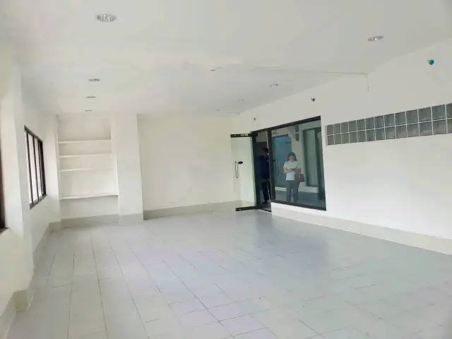 Office Space for Rent on Gorordo Avenue - Secondary Image