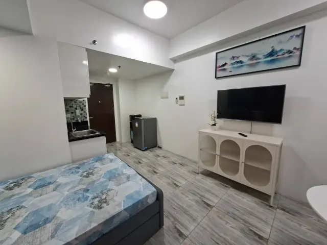 Studio-Condominium - Secondary Image