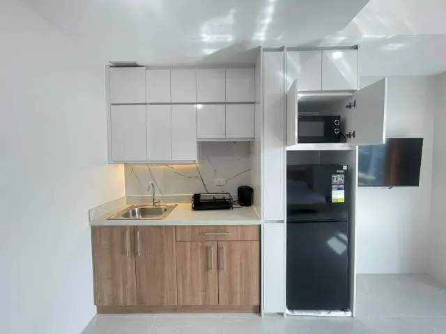 Studio-Condominium - Secondary Image