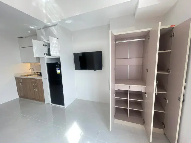 Studio-Condominium - Secondary Image