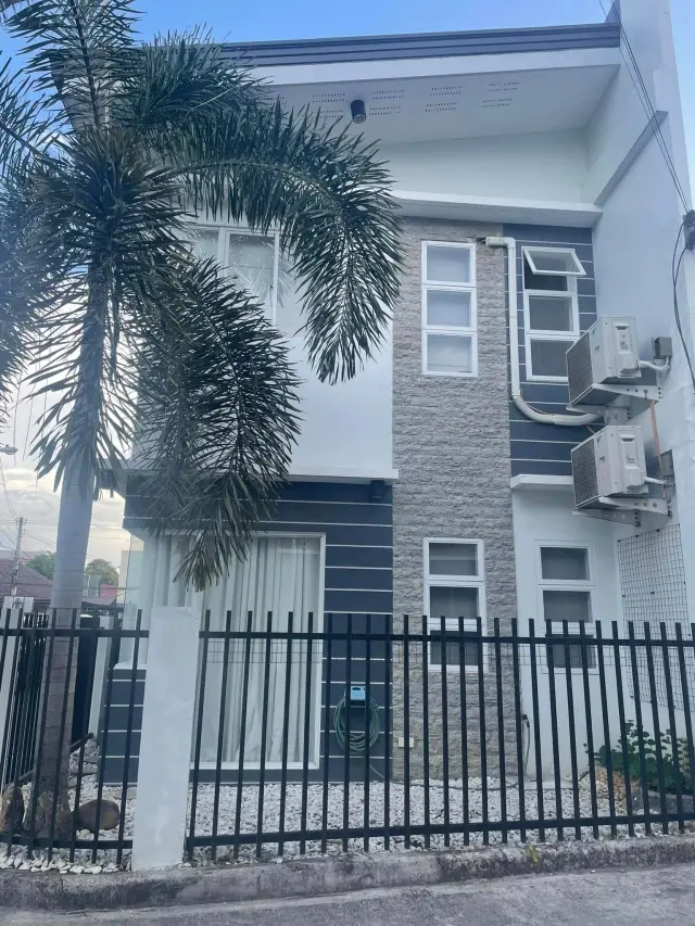 Elegant Townhouse in Agro Macro For Rent - Secondary Image