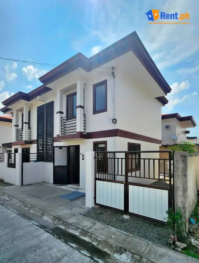 Family-Friendly 3BR Townhouse For Rent in Lapu-Lapu near Airport - Secondary Image