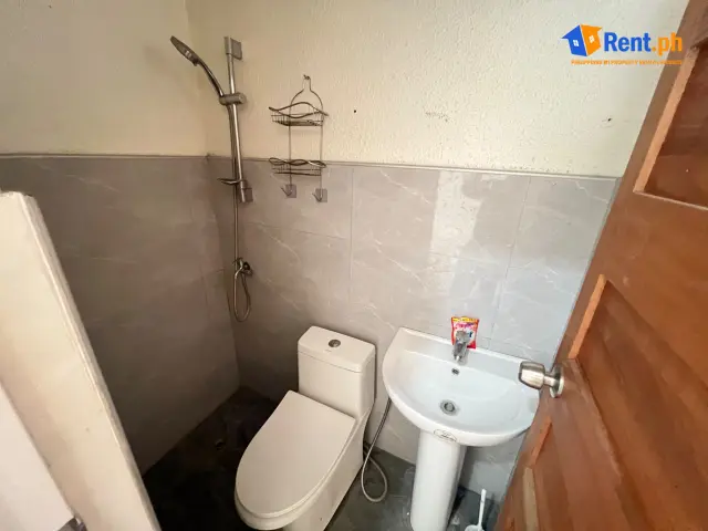 AVAILABLE NEW PAD FOR RENT WITH PARKING IN MACASANDIG CDOC - Secondary Image