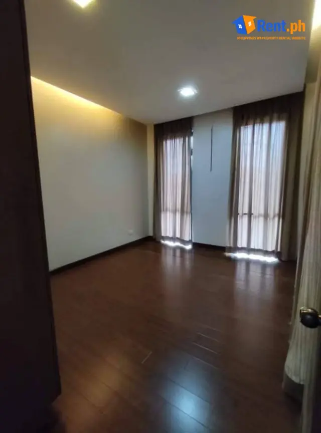 SPACIOUS 2 STOREY HOUSE AND LOT FOR RENT IN BANILAD - Secondary Image