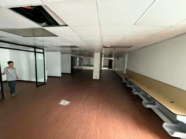 PREMIUM OFFICE SPACE FOR LEASE – READY FOR YOUR BUSINESS! - Secondary Image