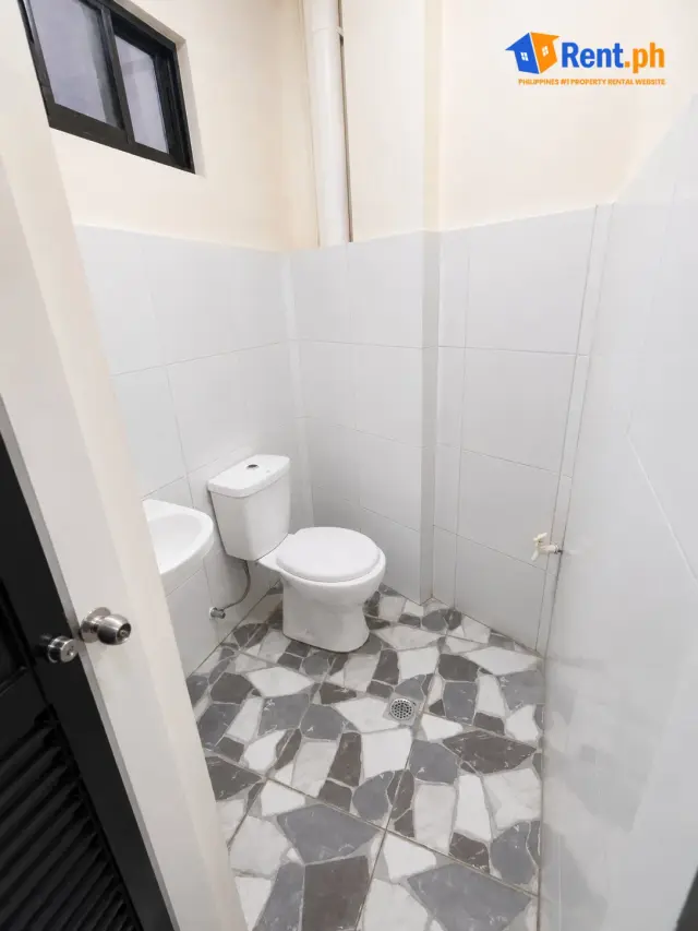 Prime 25sqm Retail Space For Rent Maharlika Highway Tacloban City - Secondary Image
