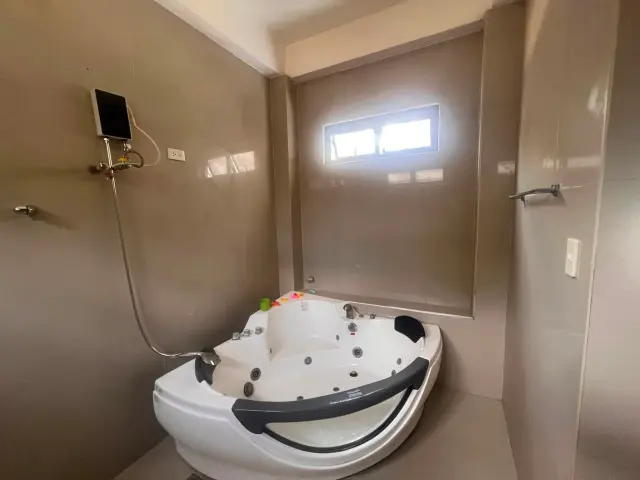 House and Villa for Rent - Secondary Image