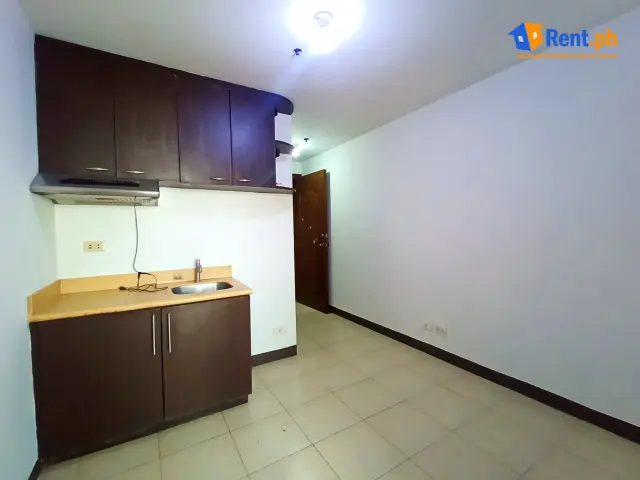 BARE UNIT 1 BEDROOM CONDO FOR RENT IN RIDGEWOOD TOWERS TAGUIG CITY - Secondary Image