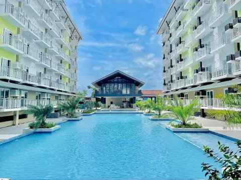 1-br-condo-with-spacious-corner-unit-with-balcony-pool-view-for-rent