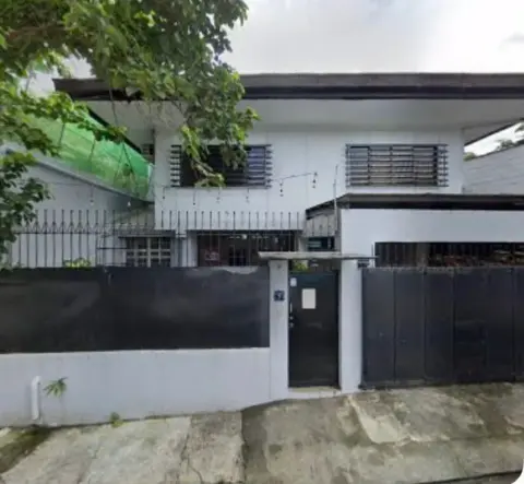 3-storey-house-with-5-bedrooms-for-rent