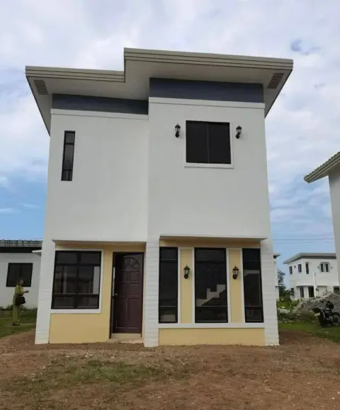 house-inside-tiera-del-ray-subdivision-bacolod-for-rent