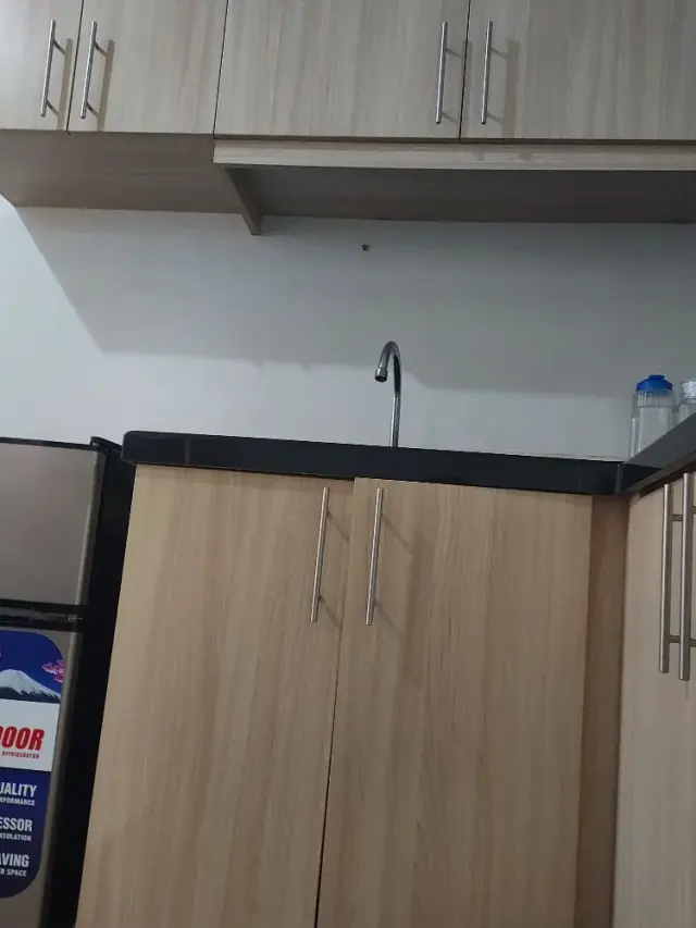 Affordable 1 bedroom unit with Balcony and parking - Secondary Image
