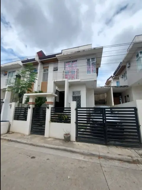 for-rent-3-bedrooms-townhouse-in-tunghaan-minglanilla-for-rent
