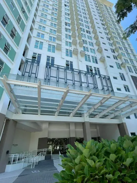 solinea-condominium-next-to-ayala-big-studio-unit-for-rent