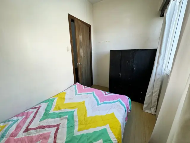 1BR condo Semi-Furnished for rent at Ridgewood Towers near BGC - Secondary Image