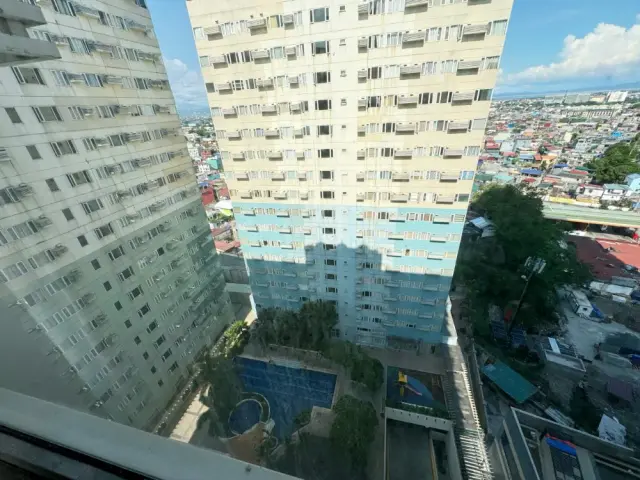 1BR condo Semi-Furnished for rent at Ridgewood Towers near BGC - Secondary Image
