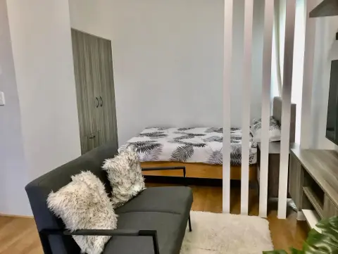 fully-furnished-studio-unit-mesatierra-garden-residences-for-rent
