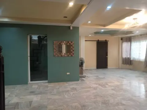 2-storey-house-for-rent