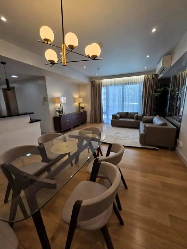 2 BEDROOM UNIT with PARKING & MAID'S ROOM FOR RENT IN AYALA BUSINESS PARK - Secondary Image