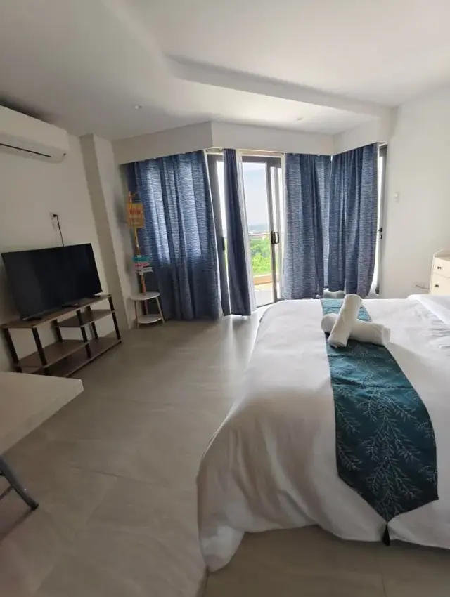 Studio-Condominium - Secondary Image
