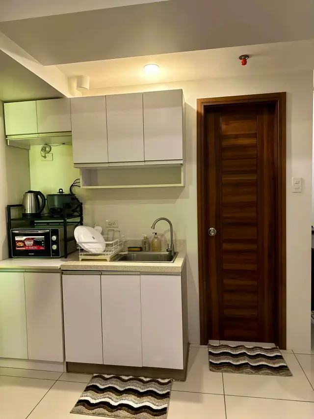 Horizons 101 Studio Unit For Rent - Secondary Image