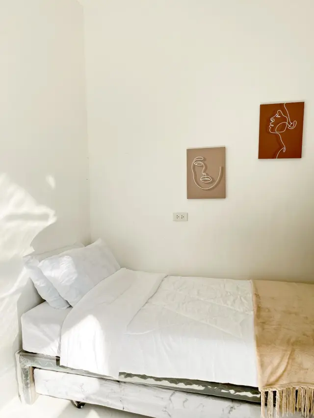 Fully Furnished Stunning 1 Bedroom Unit For Rent - Secondary Image