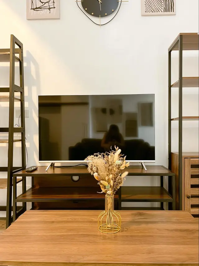 Fully Furnished Stunning 1 Bedroom Unit For Rent - Secondary Image
