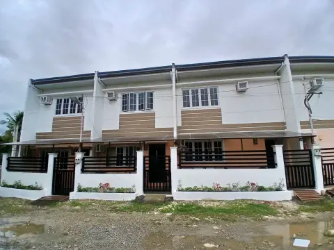 newly-renovated-and-spacious-townhouse-for-rent-for-rent