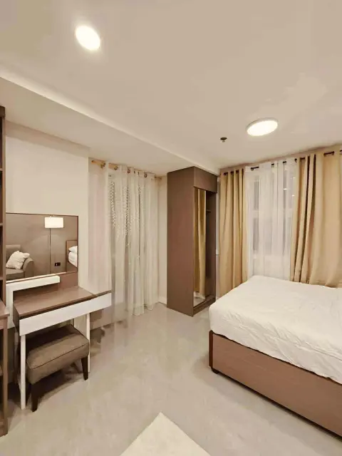 1br-converted-to-studio-deluxe-corner-condo-unit-for-long-term-rental-with-balcony-for-rent